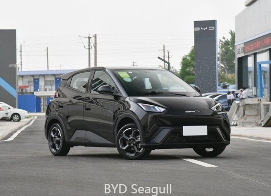 330кВт Максимальная емкость батареи Byd Seagull EV Автомобиль в черно-белом цвете с дальностью 405 км