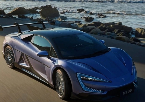 Byd Yangwang U9 Чистый электрический спортивный автомобиль с двумя сиденьями и многосвязной задней подвеской