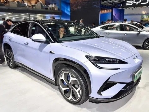 Левое рулевое управление 2024 Byd Sea Lion 07EV с электрическим радиусом действия 610 км и 235/50 R19