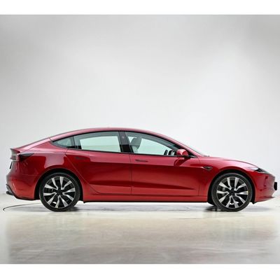 450 л.с. Электромобиль Tesla Model 3 с официальным ускорением 0-100 км/ч