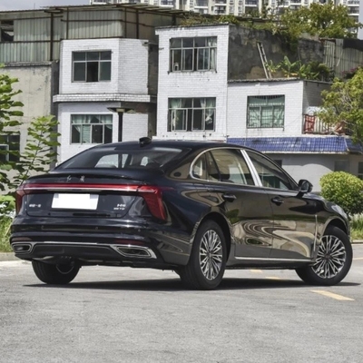 Самый продаваемый роскошный автомобиль Hongqi H5 с конфигурацией двигателя 2.0L Ot и автоматической коробкой передач
