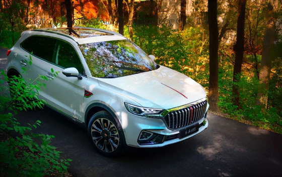 2023 Hongqi HS5 2.0t Четырехгонный флаг-ошейник PRO версия Бензиновый внедорожник Автомобиль Белый цвет