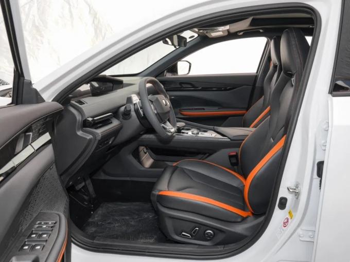 New Energy Chinese Auto New Chang′an Uni-V Intelligent Electric Idd 5 Seaters Electric Vehiles